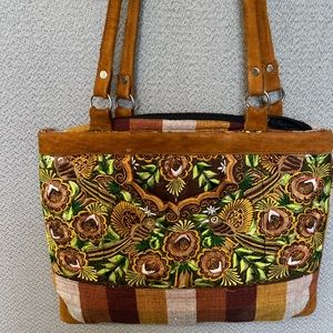 Handcrafted Guatemalan shoulder bag gorgeous detail unique and practical euc